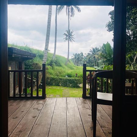 Uma D'Nyuh Homestay Singaraja Extérieur photo