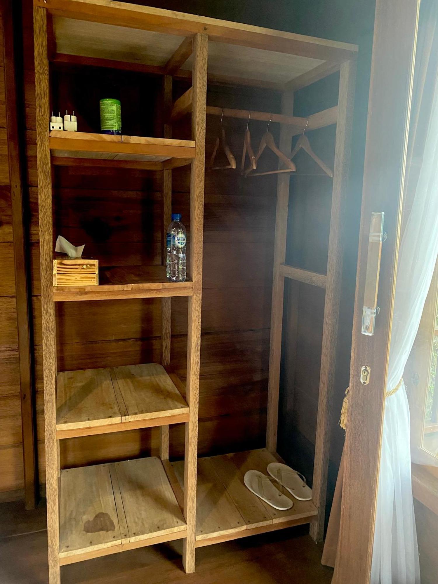 Uma D'Nyuh Homestay Singaraja Extérieur photo