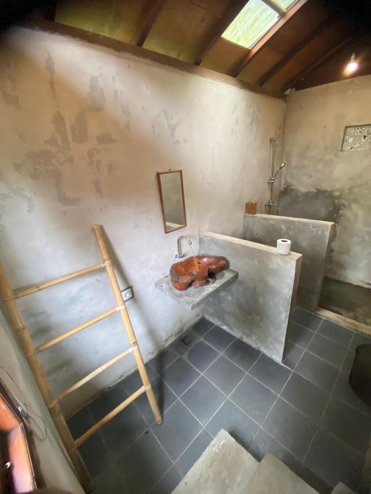 Uma D'Nyuh Homestay Singaraja Extérieur photo