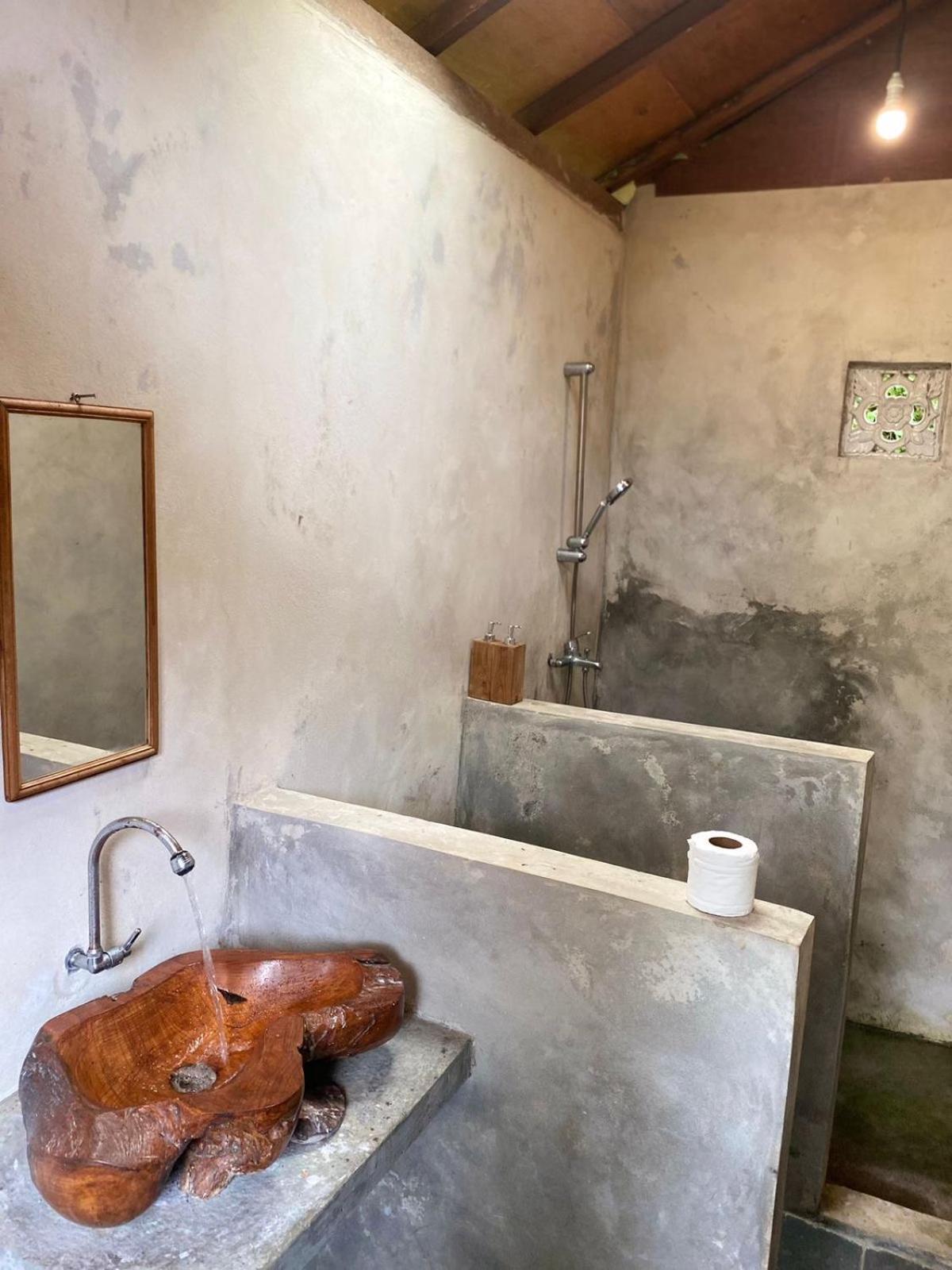Uma D'Nyuh Homestay Singaraja Extérieur photo