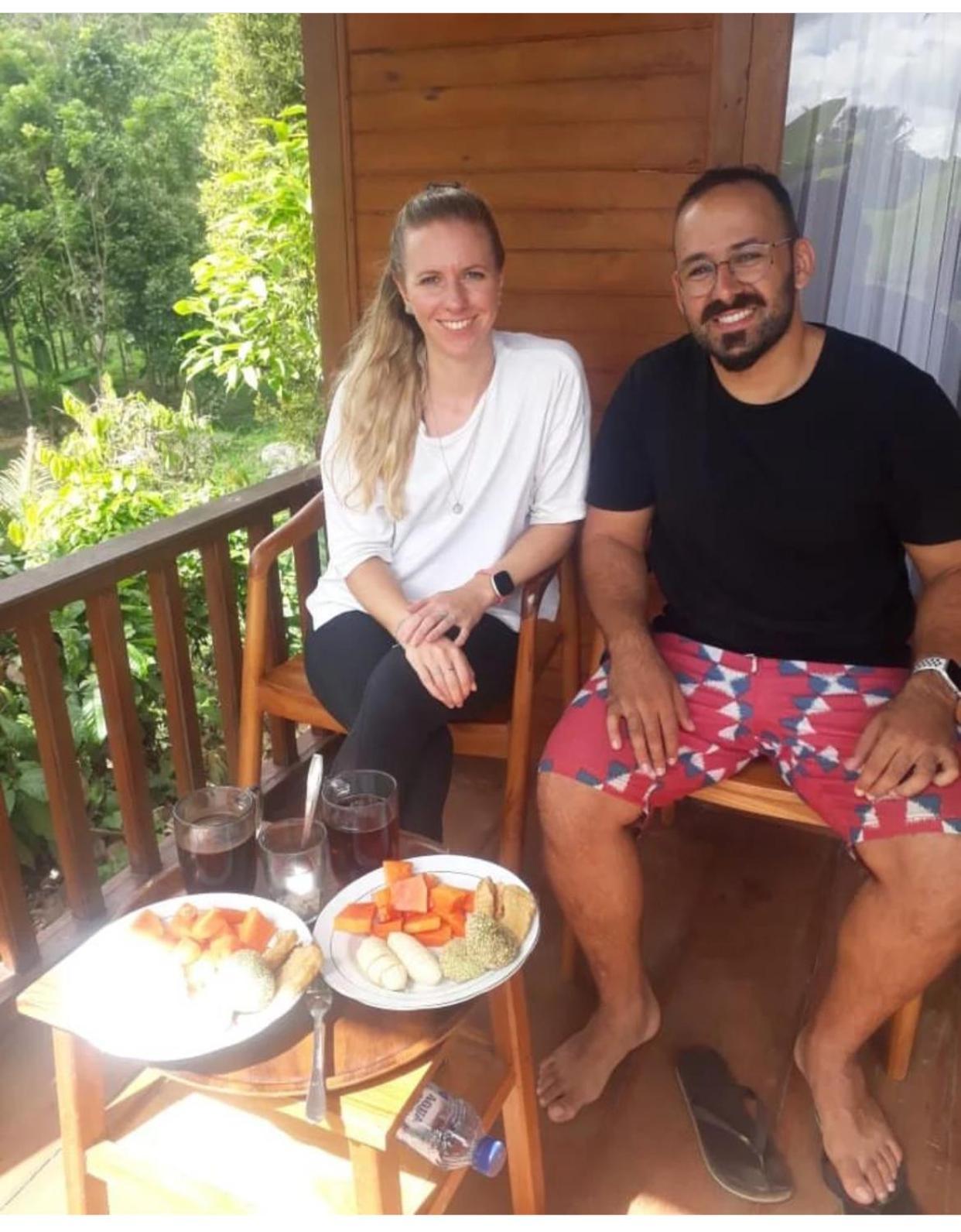 Uma D'Nyuh Homestay Singaraja Extérieur photo